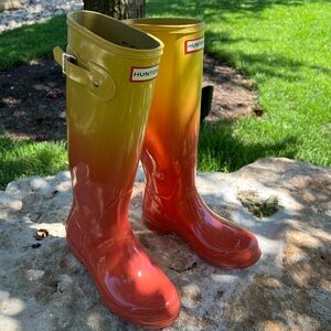 Hunter boots in sunset ombre color. Rare limited edition.